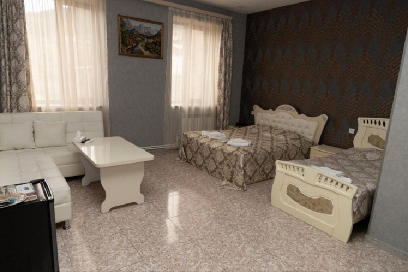 NoyemBurg hotel Noyemberyan Eksteriør bilde